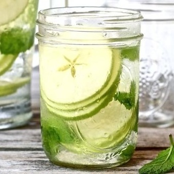 Green Sangria (115 Calories)